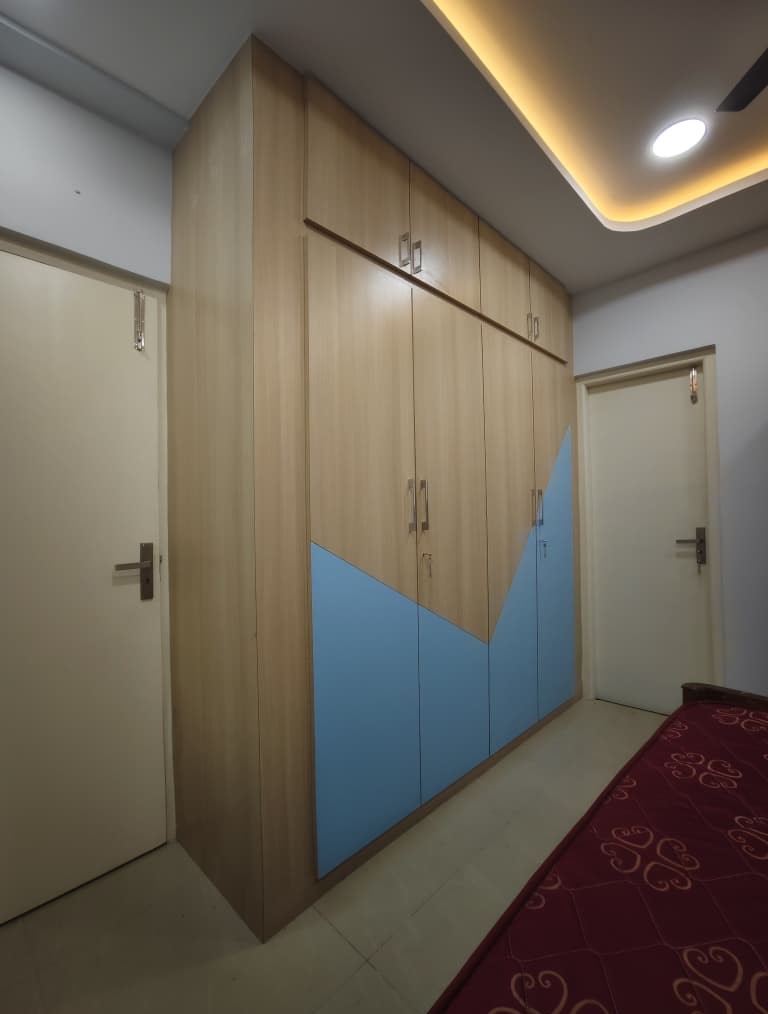 HIGHRISE APARTMENT