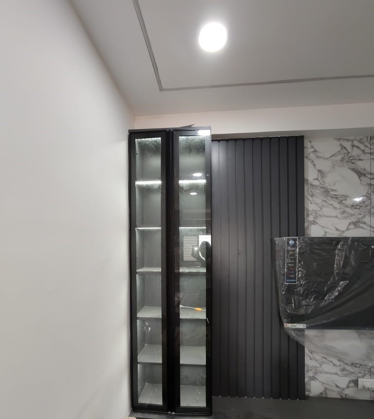 HIGHRISE APARTMENT