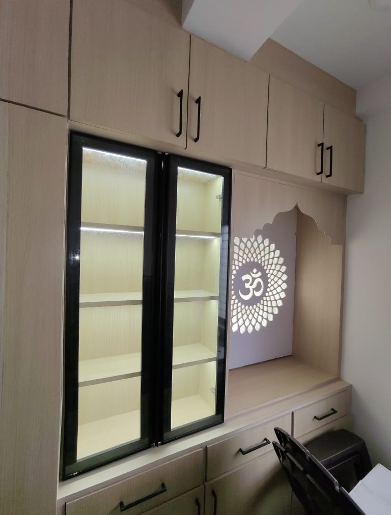 HIGHRISE APARTMENT